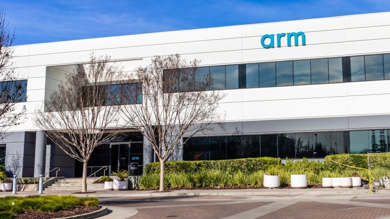 Arm se desploma un 13% en tres sesiones y reduce su subida al 8%